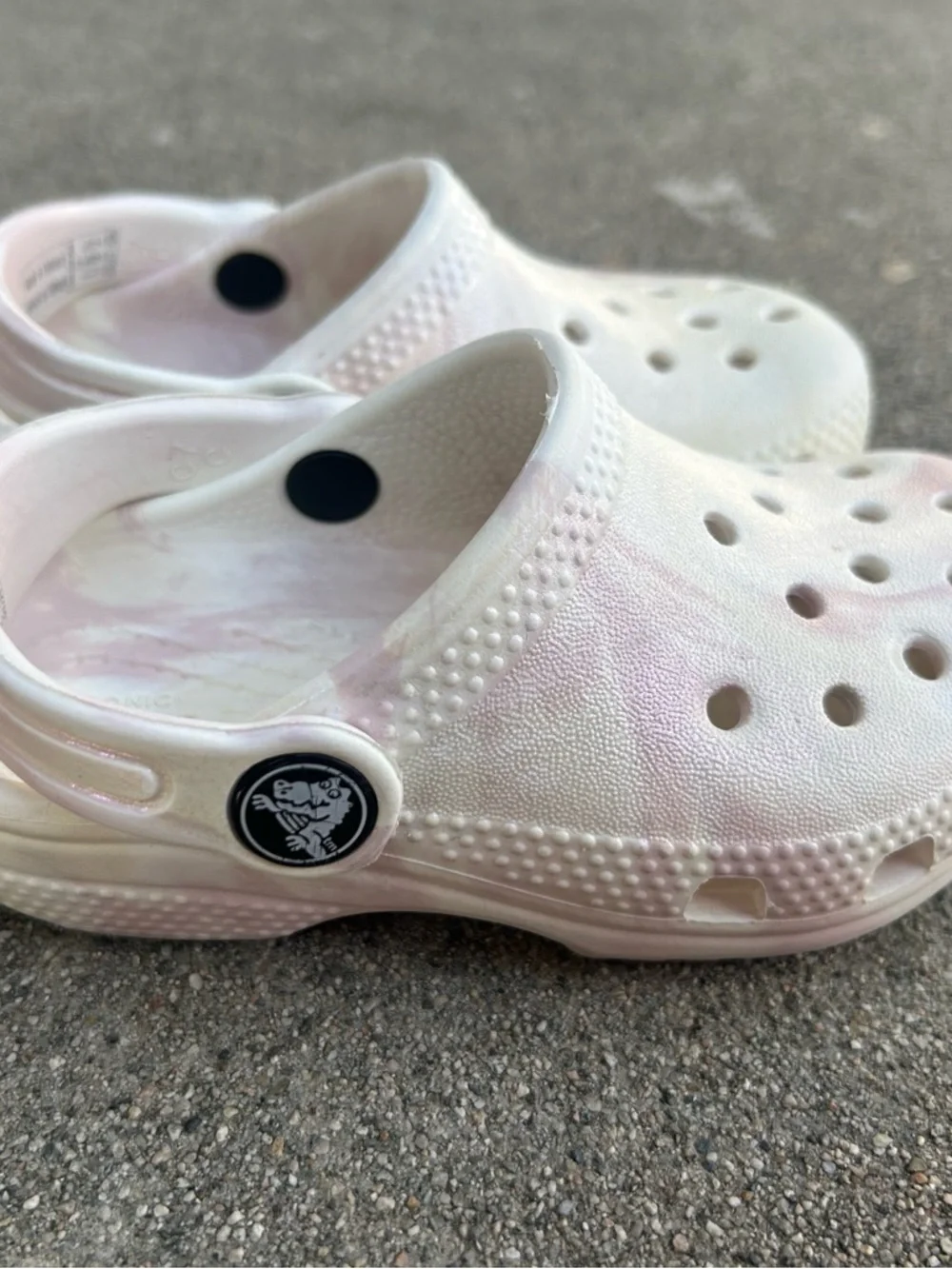 CROCS Toddler Classic Pink/White Marbled Iridescent Clogs C7 - Picture 3 of 4